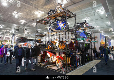Toronto, Canada. 5th Jan, 2018. People visit the 2018 North American International Motorcycle Supershow in Toronto, Canada, Jan. 5, 2018. Featuring more than 500 exhibitors and about 1,000 motorcycles, the Toronto's largest and longest running motorcycle show kicked off here on Friday. Credit: Zou Zheng/Xinhua/Alamy Live News Stock Photo