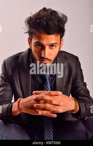 Crossed fingers with happy face and a red heart on a white background Stock Photo - Alamy Crossed fingers with happy face and a red heart on a white background Stock Photo - Alamy