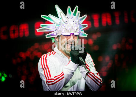 Denmark, Skanderborg – August 9, 2017. The British funk and pop band Jamiroquai performs a live concert during the Danish music festival SmukFest 2017. Here singer and songwriter Jay Kay is seen live on stage. Stock Photo