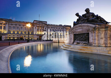 Queen Victoria Memorial,  Buckingham Palace, London, England Stock Photo