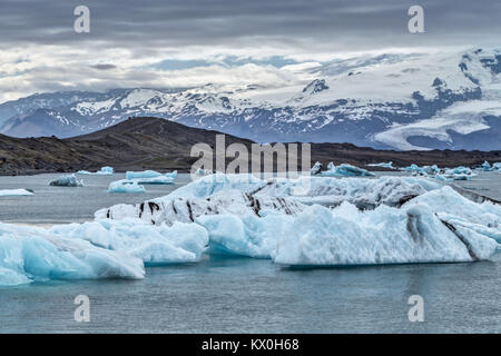 Icebergs From Vatnajokull Glacier On Jokulsarlon Lagoon Iceland Stock 