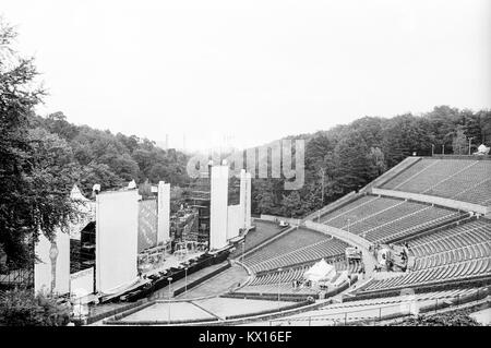 Stage building for Jean Michel Jarre concert Europe in Concert tour, staging by Edwin Shirely Staging constructed in the Waldbhuene outdoor auditorium in Berlin, Germany, 11th September 1993. Stock Photo