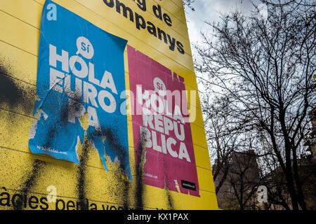 Barcelona, Catalonia, Spain. 6th Jan, 2018. Several election posters on the wall at one of the streets of Ciutat Vella in Barcelona. Since 2nd December 2013 when the catalan Government chaired by Artur Mas carry on the question to a future referendum on independence in Catalonia, streets, balconies, and the walls of the city of Barcelona has provided space for communication among political blocs. Aspirations of freedom, independence, identity, have spread as slogans throughout the city of Barcelona Credit: SOPA/ZUMA Wire/Alamy Live News Stock Photo