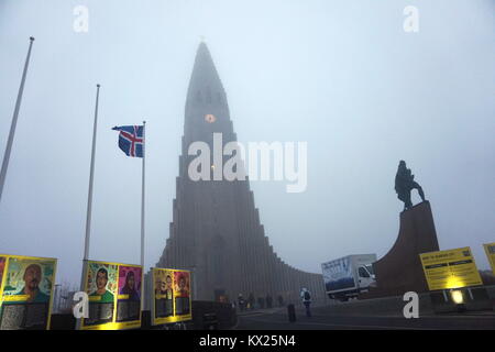 Viking Statue of Leifur Eiríksson outside Hallgrímskirkja in Reykjavik, Iceland Stock Photo