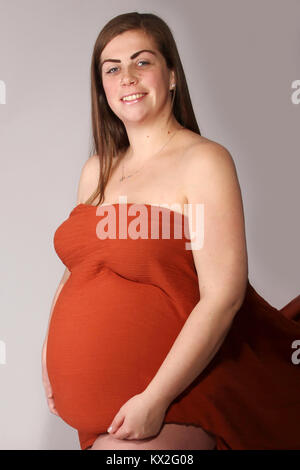beautiful pregnant lady, 40 weeks pregnant, full term ...