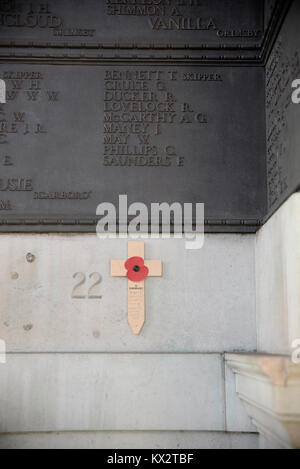 Tower Hill Memorial is a Commonwealth War Graves Commission war memorial commemorating wartime deaths from the Merchant Navy and fishing fleets Stock Photo