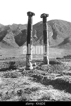 Historic Persia (Iran) in 1935  - Archaeology - Pillars from the Temple of Khurha Stock Photo