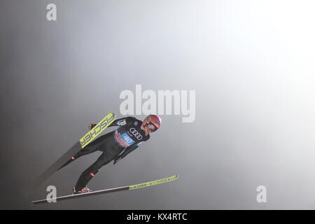 Bischofshofen, Austria. 06th, Jan 2018. Poppinger Manuel from Austria competes in the first round on day 8 of the 66th Four Hills Ski jumping tournament in Bischofshofen, Austria, 06 January 2018. (PHOTO) Alejandro Sala/Alamy Live News Stock Photo