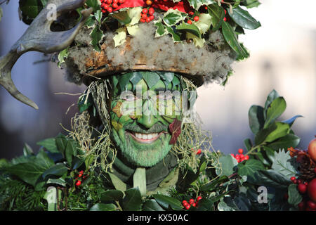 London, UK. 07th Jan, 2018. Twelfth Night celebrations in London on Jan 7th 2018. The Holly Man leads the procession to an afternoon of wassailing, wine, music, dancing and storytelling. Credit: Monica Wells/Alamy Live News Stock Photo
