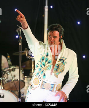 Birmingham, UK. 6th Jan, 2018. A hopeful contestant at the finals of the Elvis European Championship at the Hilton Hotlel, NEC, Birmingham. Credit: Peter Lopeman/Alamy Live News Stock Photo