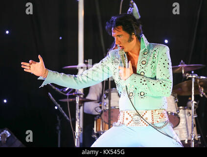 Birmingham, UK. 6th Jan, 2018. A hopeful contestant at the finals of the Elvis European Championship at the Hilton Hotlel, NEC, Birmingham. Credit: Peter Lopeman/Alamy Live News Stock Photo