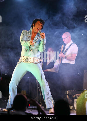 Birmingham, UK. 6th Jan, 2018. A hopeful contestant at the finals of the Elvis European Championship at the Hilton Hotlel, NEC, Birmingham. Credit: Peter Lopeman/Alamy Live News Stock Photo