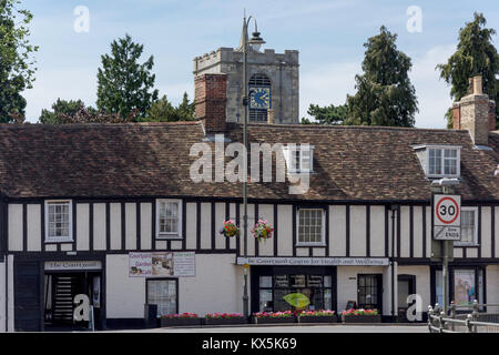 Timber-framed Courtyard showing St.Andrew's Church, High Street, Biggleswade, Bedfordshire, England, United Kingdom Stock Photo