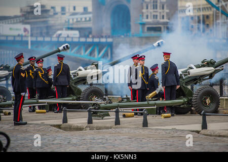 The Honourable Artillery Company fire 105mm Howitzers during the Queens Birthday Gun Salute at the Tower of London Stock Photo