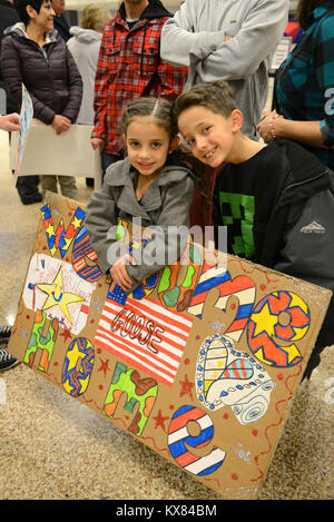 SALT LAKE CITY - Approximately nine Soldiers from the 19th Special Forces Group (Airborne) returned home February 5 after a 6-month overseas deployment supporting Operation Inherit Resolve in Afghanistan. The rotation comprised of approximately 30 Soldiers from the unit providing Special Operations support for U.S. Central Command. The other 20 Soldiers plan on returning home within the month. (U.S. Army photo released/Staff Sgt. Ashley Baum) Stock Photo