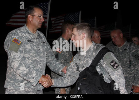 US army farewell before leaving for deployment Stock Photo