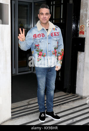 Robbie Williams pictured arriving at the Radio 2 studio  Featuring: Robbie Williams Where: London, United Kingdom When: 08 Dec 2017 Credit: Mario Mitsis/WENN.com Stock Photo