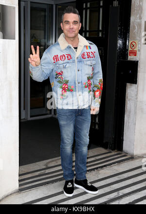 Robbie Williams pictured arriving at the Radio 2 studio  Featuring: Robbie Williams Where: London, United Kingdom When: 08 Dec 2017 Credit: Mario Mitsis/WENN.com Stock Photo