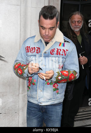 Robbie Williams pictured arriving at the Radio 2 studio  Featuring: Robbie Williams Where: London, United Kingdom When: 08 Dec 2017 Credit: Mario Mitsis/WENN.com Stock Photo