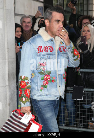 Robbie Williams pictured arriving at the Radio 2 studio  Featuring: Robbie Williams Where: London, United Kingdom When: 08 Dec 2017 Credit: Mario Mitsis/WENN.com Stock Photo