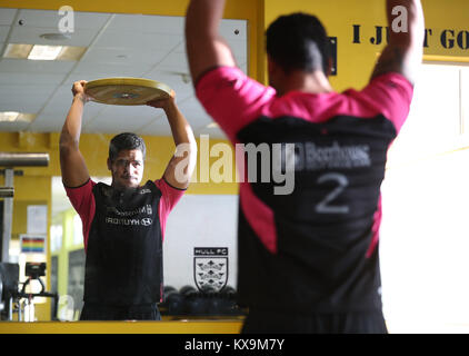 Hull FC's Bureta Faraimo works out in the gym during the media day at the County Road Training Ground, Hull. PRESS ASSOCIATION Photo. Picture date: Monday January 8, 2018. See PA story RUGBYL Hull. Photo credit should read: Mike Egerton/PA Wire. RESTRICTIONS: Editorial use only. No commercial use. No false commercial association. No video emulation. No manipulation of images. Stock Photo