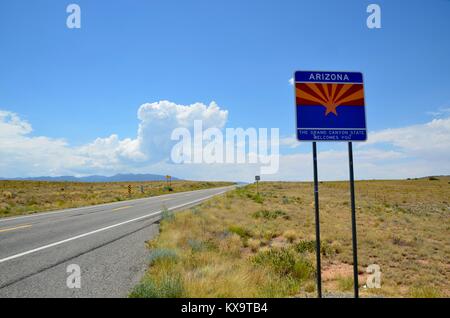 arizona new mexico stateline USA with arizona welcome sign Stock Photo
