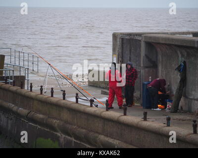 Sheerness, Kent, UK. 8th Jan, 2018. UK Weather: a cold and grey day in Sheerness. Credit: James Bell/Alamy Live News Stock Photo