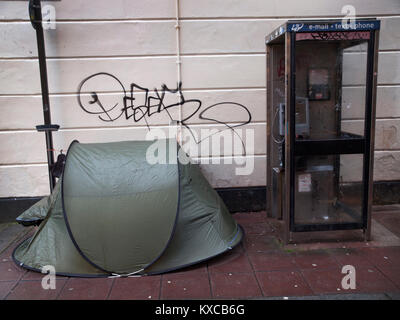 A rough sleeper's tent in central Brighton Stock Photo