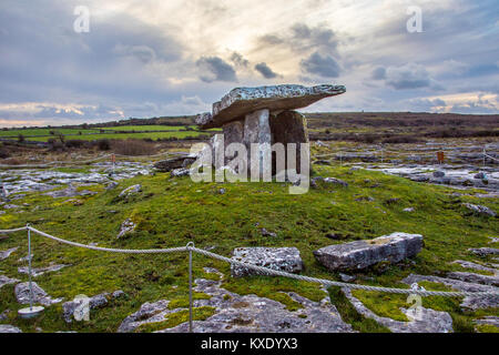 Poulnabrone Dolmen, ancient portal tomb, The Burren, Co Clare, Ireland Stock Photo
