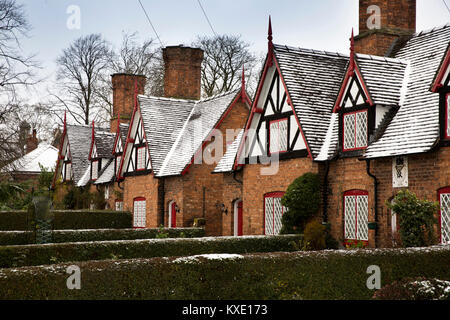 UK, England, Cheshire, Nantwich, Welsh Row, Sir Roger Wilbraham’s (Tollemache’s) Almshouses in snow Stock Photo