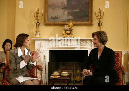 Washington, USA. 14th Jan, 2004. United States first lady Laura Bush hosts a coffee for Princess Alexandra of Denmark in the private residence of the White House in Washington, DC Tuesday, January 14, 2004. Mandatory Credit: Susan Sterner/White House via CNP - NO WIRE SERVICE · Credit: Susan Sterner/Consolidated News Photos/Susan Sterner - White House/dpa/Alamy Live News Stock Photo