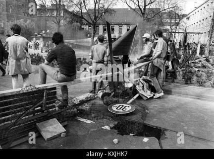 Demonstrants have erected barricades in Hardenberg street in Berlin during a demonstration against the Vietnam War on the 9th of May in 1970, accompanied by heavy riots. | usage worldwide Stock Photo