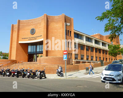 Barcelona - Universidad Politécnica de Cataluña (UPC) - Campus Norte - Edificio Vèrtex 3 Stock Photo