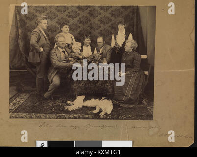 Bjørnstjerne Bjørnson sammen med sin familie, Aulestad ca. 1891 - no-nb digifoto 20160712 00119 bldsa BB1499 Stock Photo