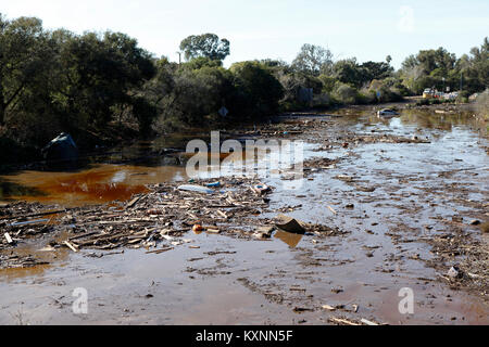 Montecito, California, USA. 10th Jan, 2018. A view of Highway 101 from the Olive Mill Rd in Montecito, CA Wednesday 10, 2018. Credit: Daniel Dreifuss/Alamy Live News Stock Photo