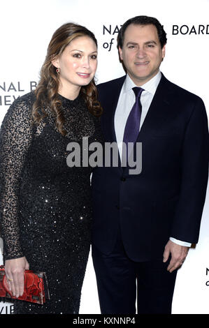 Michael Stuhlbarg and his wife Mai-Linh Lofgren attend the National Board of Review Annual Awards Gala at Cipriani 42nd Street on January 9, 2018 in New York City. | Verwendung weltweit Stock Photo