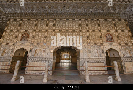 Silver-laid mirrors at the Amer Fort, Jaipur, India Stock Photo