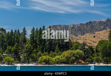 Queenstown gardens, Lake Wakatipu and The Remarcables, Queenstown, New Zealand Stock Photo