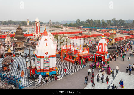 HARIDWAR, INDIA - NOVEMBER 13, 2015: Har Ki Pauri is a famous ghat on the banks of the Ganges in Haridwar, India. This revered place is the major land Stock Photo