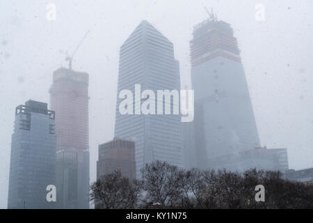 10 Hudson Yards, center, and other Hudson Yards development during a snow event in New York on Saturday, December 30, 2017. (© Richard B. Levine) Stock Photo