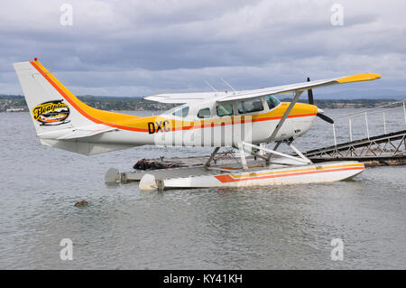 Taupos Floatplane Cessna 206 Stationair floatplane ZK-DXC on Lake Taupo. Fitted with floats to provide tourist flights from the lake. New Zealand Stock Photo