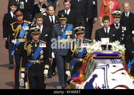 The coffin carrying the Queen Mother departs from St. James Palace, followed by members of the Royal Family. Stock Photo