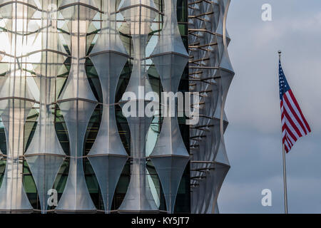 London, UK. 13th January, 2018. The new United States Embassy nears completion on its Nine Elms site surrounded by the new Embassy Gardens development - south of the river in London. London 13 Jan 2018 Credit: Guy Bell/Alamy Live News Stock Photo