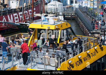 Water Taxi at New Yorks South Street Seaport.  Lower Manhattan, New York City, United States. Water Taxi at New Yorks South Street Seaport. The histor Stock Photo