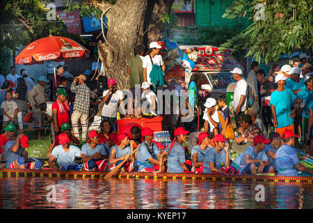 Dragon boat festival race at the Water Festival, Bon Om Touk, on the Tonle Sap River in Siem Reap, Cambodia. Stock Photo