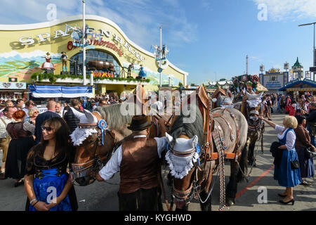 München, Munich: Oktoberfest beer festival:  horse carriage with beer barrel, beer tent of Spatenbräu, Oberbayern, Upper Bavaria, Bayern, Bavaria, Ger Stock Photo