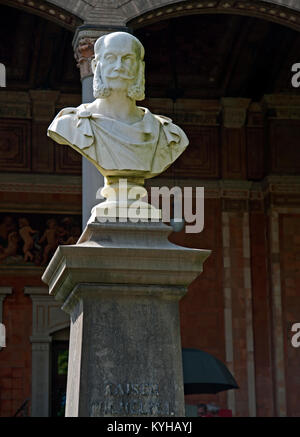 Baden-Baden, Spa Town, Black Forest, Baden Wurttemberg, Germany, Bust in front of (Pump Room) Kaiser Wilmelm Stock Photo