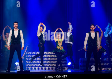 Dúlamán - Voice of the Celts, Irish dance and folk music show, produced by Seán McCarthy, Dúlamán was finalist of German TV talent show 'Das Supertalent 2017', here show at Stadthalle Wetzlar, Germany, 13th Jan, 2018. Credit: Christian Lademann Stock Photo