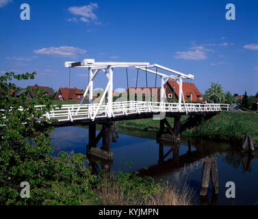 Hogendiek-Brücke (bridge) in Steinkirchen,  Altes Land, Old Country, Lower Saxony, Germany Stock Photo