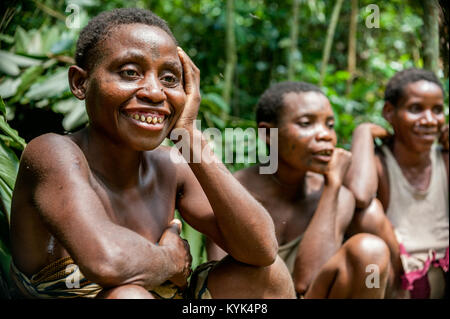 Jungle Portrait of a women from a Baka tribe of pygmies. Dzanga-Sangha Forest Reserve, Central African Republic Stock Photo